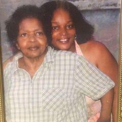 Profile Picture of sharronclausell (@sharronclausell) on Tiktok