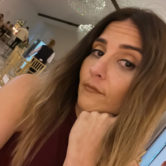 Profile Picture of Christina Demoss (@cdemo06) on Poshmark