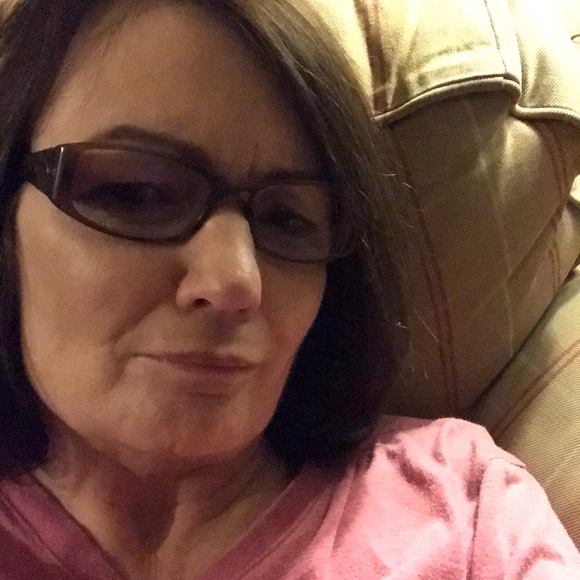 Profile Picture of Cathy Ball (@cathyball) on Poshmark