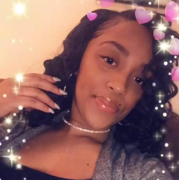 Profile Picture of Verista Henderson (@th3trubarbie23) on Poshmark