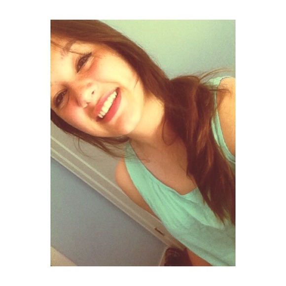 Profile Picture of Sophie Alviar (@sophie_alviar) on Poshmark