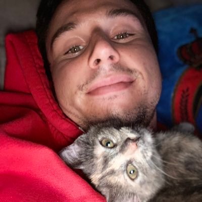 Profile Picture of Bryan  ➰ (@HannonBryan) on Twitter