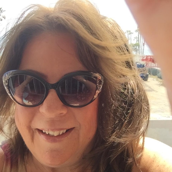 Linda Pfannenstein - Poshmark Profile Picture of Linda Pfannenstein (@1rustydog) on Poshmark