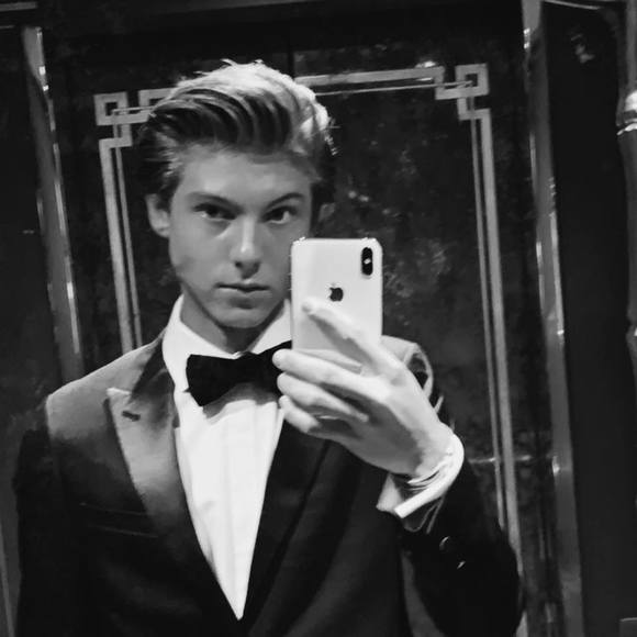 Profile Picture of Charles Stevens (@crs03) on Poshmark