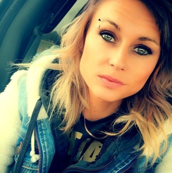 Profile Picture of Valerie Heldman (@valerieheldman) on Poshmark