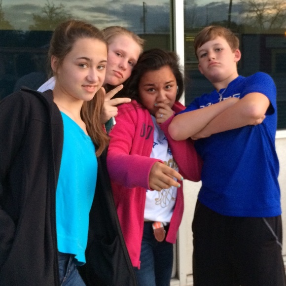 Profile Picture of Amanda Denais (@a_denais) on Poshmark