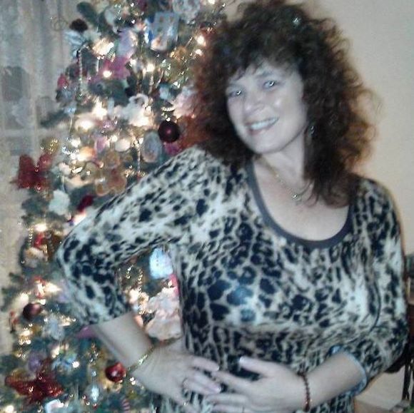 Profile Picture of Lisa Capasso-kupis (@lisakupis) on Poshmark