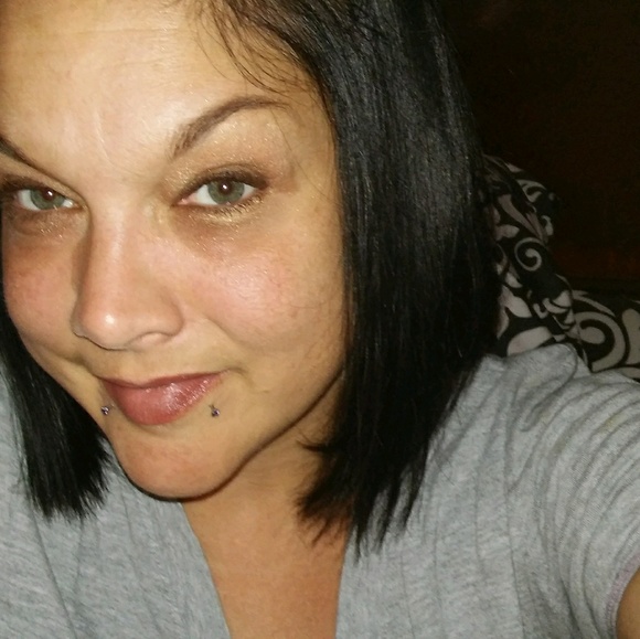 Profile Picture of Dawn Mynatt (@dawnmynatt) on Poshmark