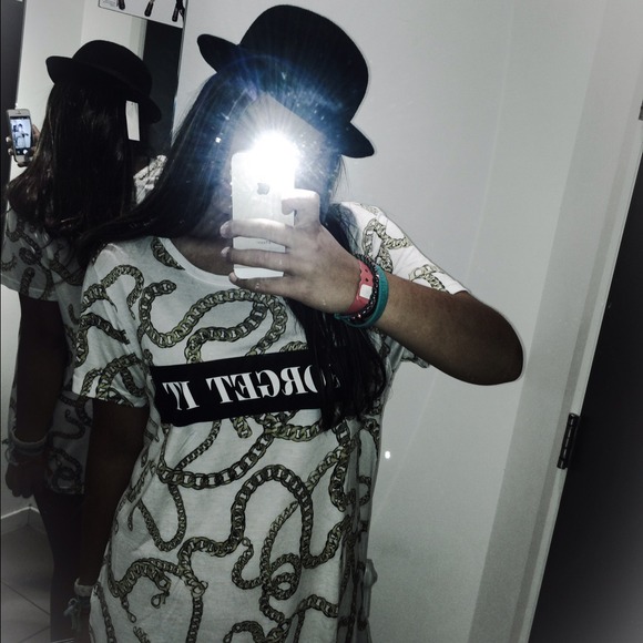 Profile Picture of Sophia Cione (@soph_cione) on Poshmark