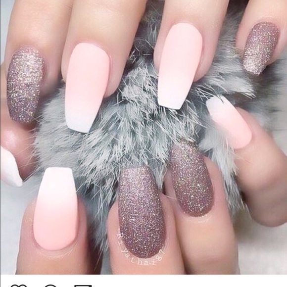 Profile Picture of Gabby Arocha (@gabbya11) on Poshmark