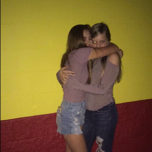 Profile Picture of Natalie Glore (@naatgl) on Poshmark