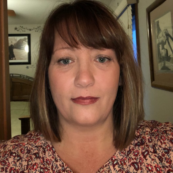 Profile Picture of Mel Roncka (@missyr1220) on Poshmark