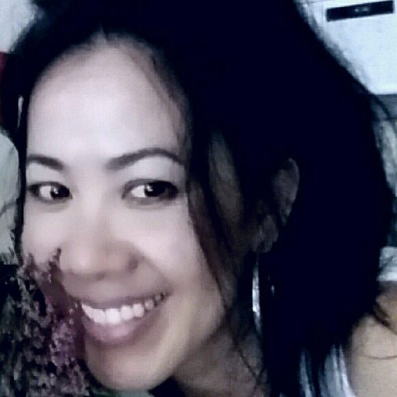 Profile Picture of Luyen Nguyen (@luuluyen) on Poshmark