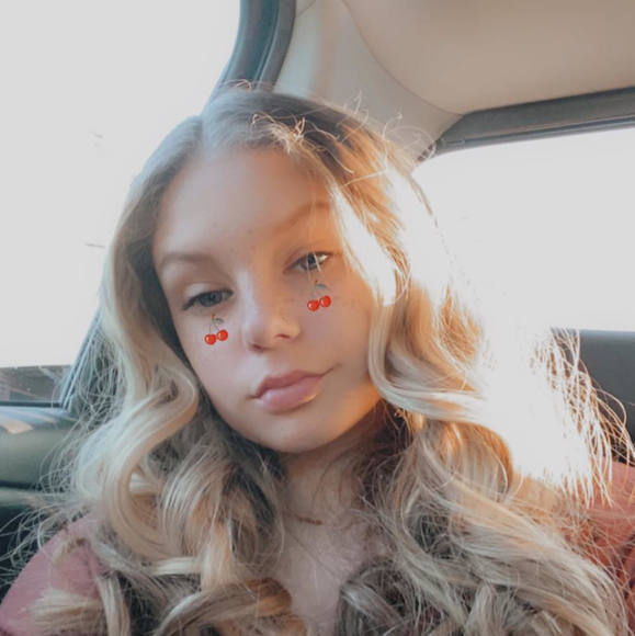 Profile Picture of Emily Eavey (@eeavey07) on Poshmark