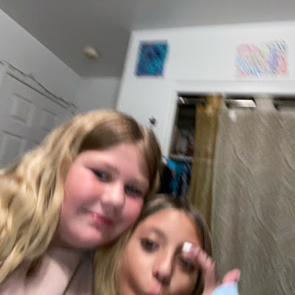 Isabella Precise - Poshmark Profile Picture of Isabella Precise (@isabellaprecise) on Poshmark