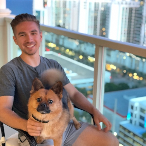 Profile Picture of Vlad Makarov (@vlad_makarov) on Poshmark