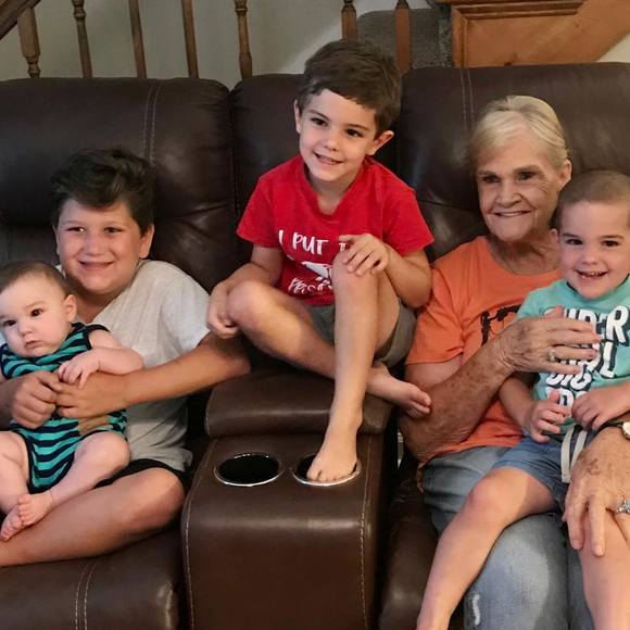 Profile Picture of Pat Miles (@pamiles1957) on Poshmark