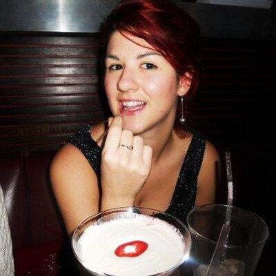 Profile Picture of Alice Temple (@naughtygirlal) on Twitter