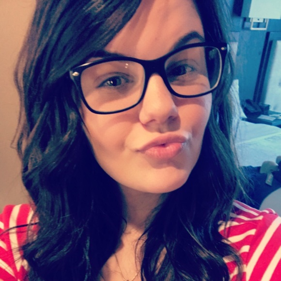 Profile Picture of Bailey Hays (@mommyofthreee) on Poshmark