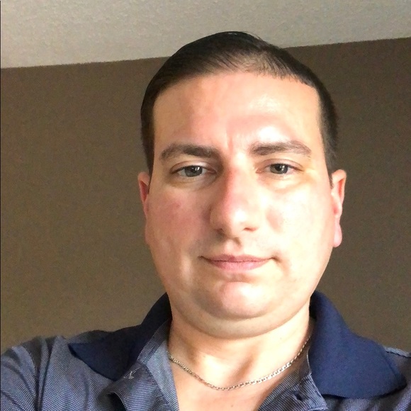 Profile Picture of Matthew Patryn (@mpatryn) on Poshmark