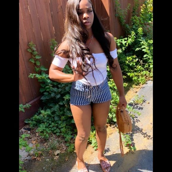 Profile Picture of Kiarra Chenault (@kiarra96) on Poshmark