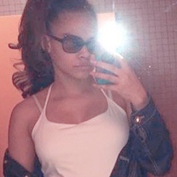 Profile Picture of Christiani English (@christiani_m) on Poshmark
