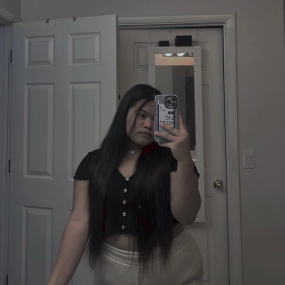 Profile Picture of Noranne Dasalla (@norannedasalla) on Poshmark