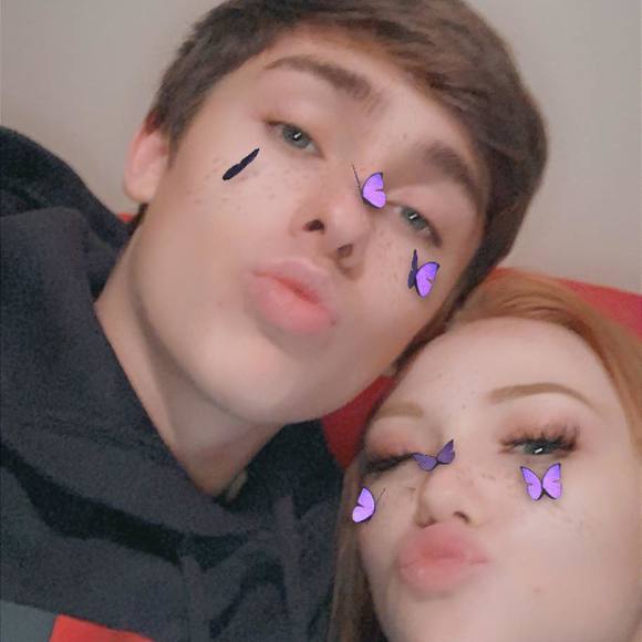 Profile Picture of Emily Czapski (@emilyczapski) on Poshmark