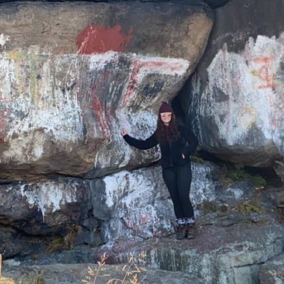 Profile Picture of Kaylee Connors (@kayleeconnors) on Poshmark