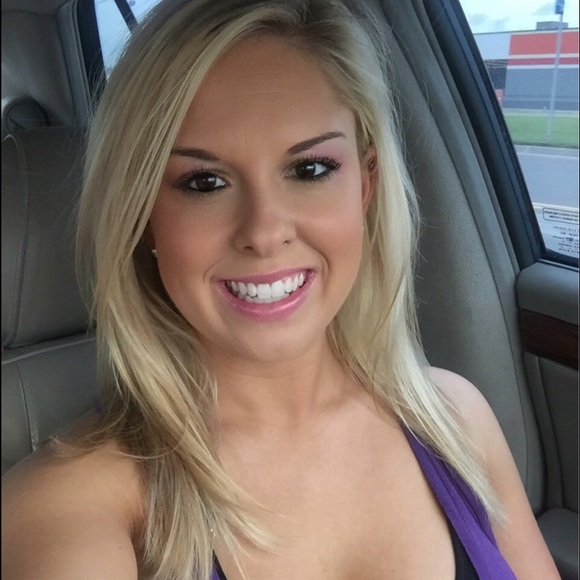 Profile Picture of Tara Heldermon (@tarajo7) on Poshmark