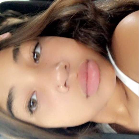 Profile Picture of Faith Ngatuvai (@faithngatuvai) on Poshmark