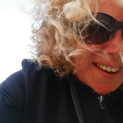 Profile Picture of Gemma Sinclair (@GardeningGirl82) on Twitter