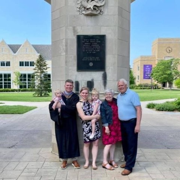 Profile Picture of Mary Jarnot (@mljarnot) on Poshmark