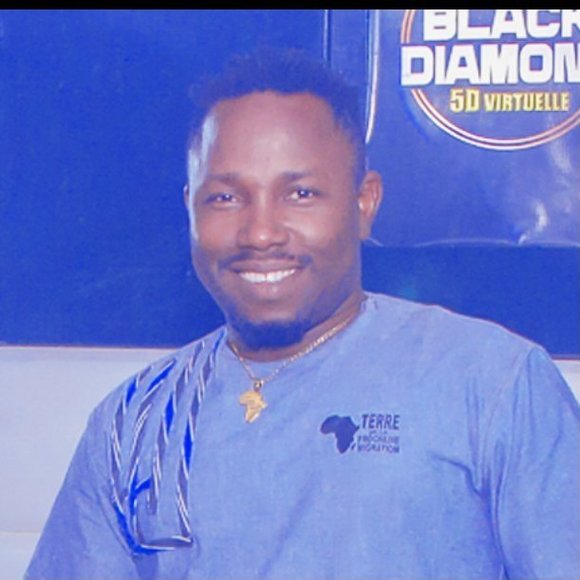 Profile Picture of Vegas Vegasdj (@vgas9946) on Poshmark