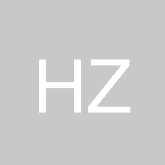 Profile Picture of Hyfa Zehra (@zehrahyfa0) on Poshmark