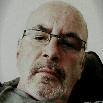 Profile Picture of Les Mitchell (@LesMitchell01) on Twitter