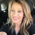 Profile Picture of Laurie Lee Lafferty (@sassysaxysinger) on Instagram