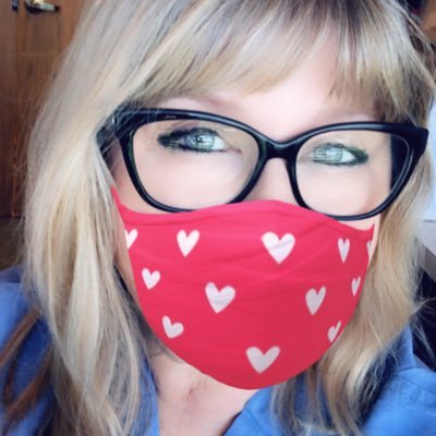 Profile Picture of Shelly (@ShellyFoster13) on Twitter