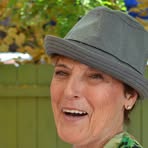 Profile Picture of Fran Stapleton (@frannystaple) on Facebook