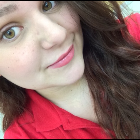 Profile Picture of Savannah Watson (@savannah_watson) on Poshmark