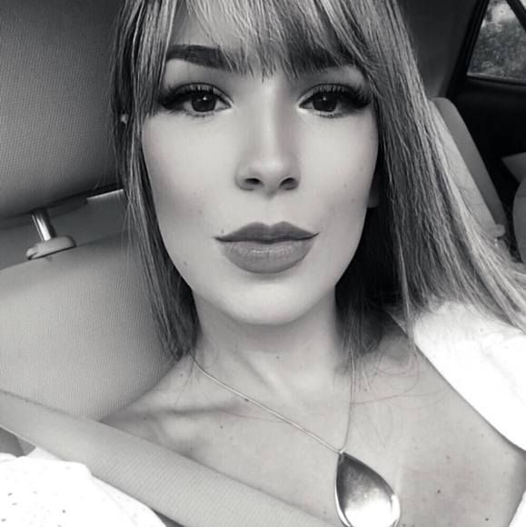 Profile Picture of Camila Lima (@camila_lima) on Poshmark