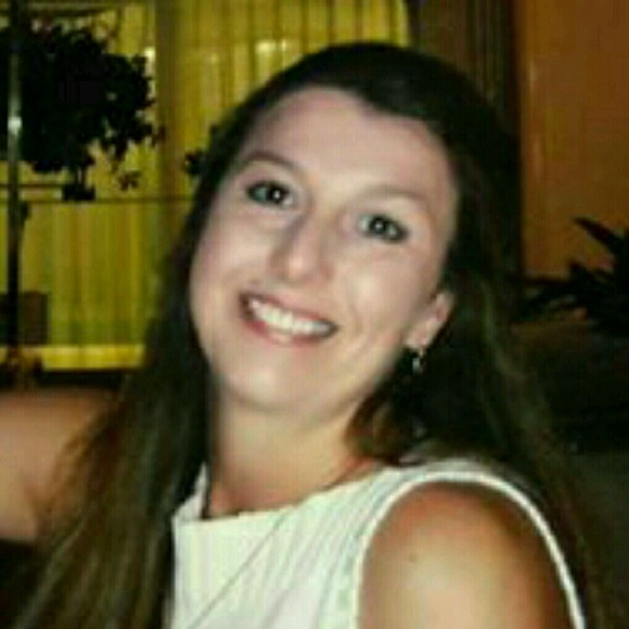 Profile Picture of Donna Hobbs (@nana2aajx) on Poshmark