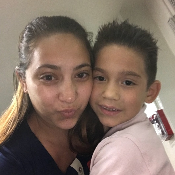 Profile Picture of Lisa Fox (@lisafox7722) on Poshmark