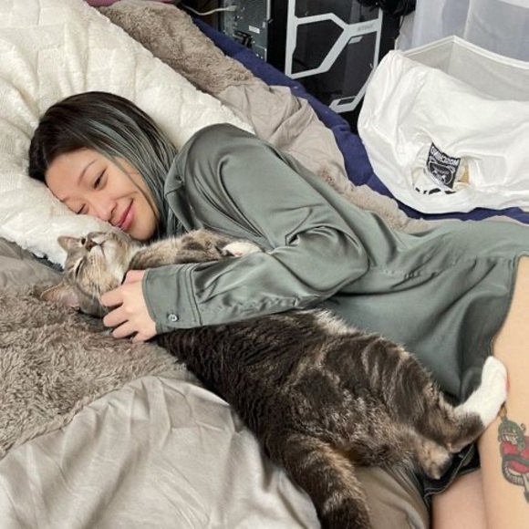 Profile Picture of Yu Zhang yun (@zhangsylady) on Poshmark