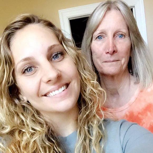 Profile Picture of Bernadette Devaney (@btdevaney) on Poshmark