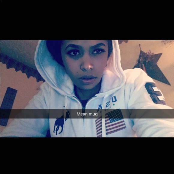 Profile Picture of Starr Perrymond (@tootrillx3) on Poshmark