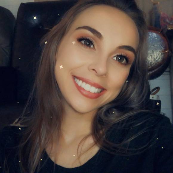 Profile Picture of Hailey Christopher (@heyhey081698) on Poshmark