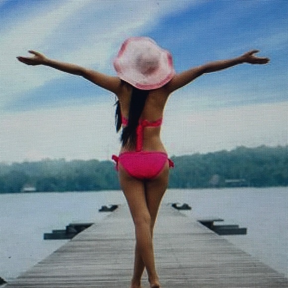 Profile Picture of Michael Sintoni (@jdhfh655477g) on Poshmark