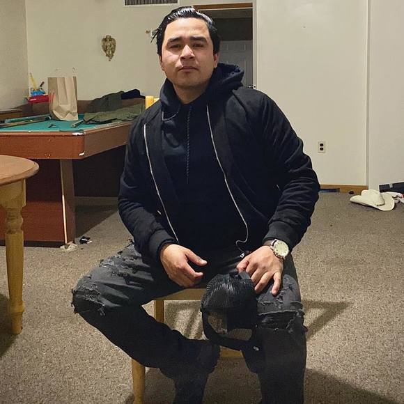 Profile Picture of Chris Mireles (@mirelescristian) on Poshmark