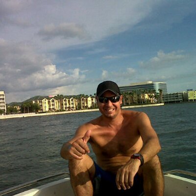 Profile Picture of Gustavo Zegarra (@guzzzerox) on Twitter